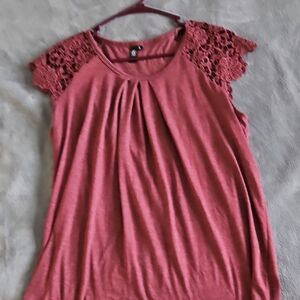 Amazon Essentials Women's Top with Lace Sleeves - Red